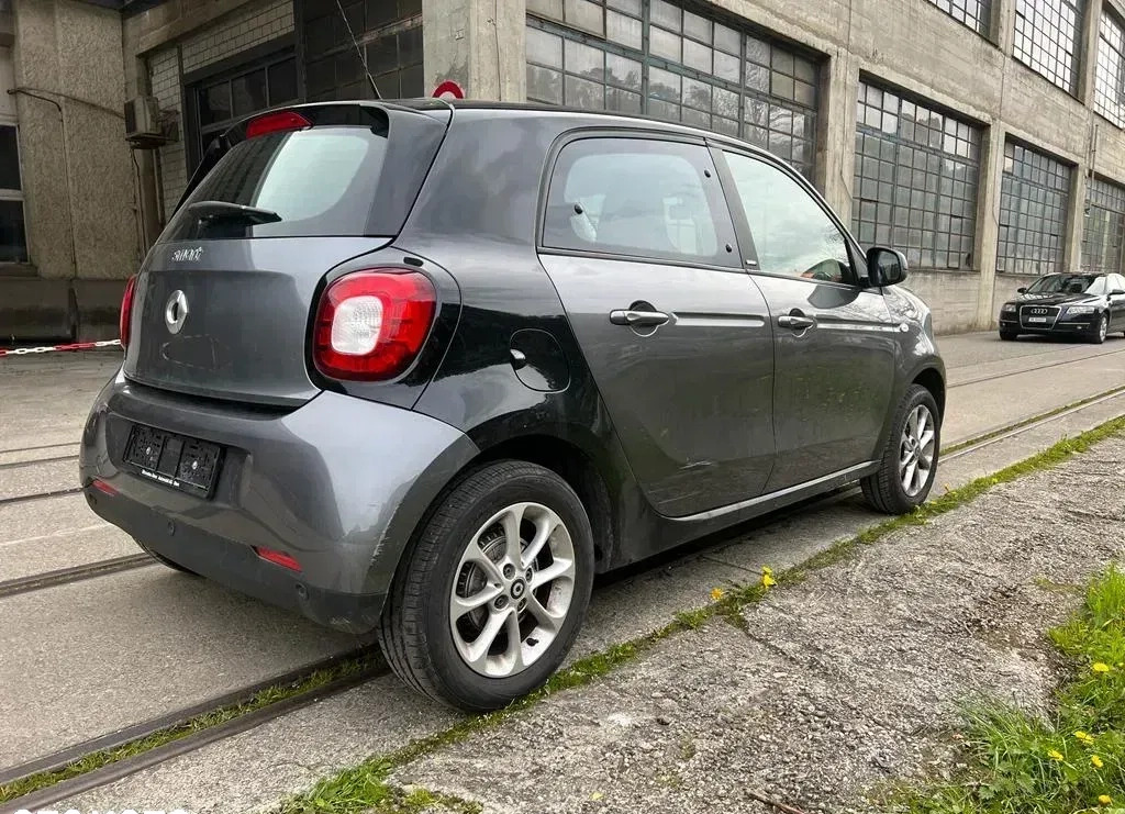 Smart Forfour cena 32900 przebieg: 89647, rok produkcji 2018 z Daleszyce małe 11